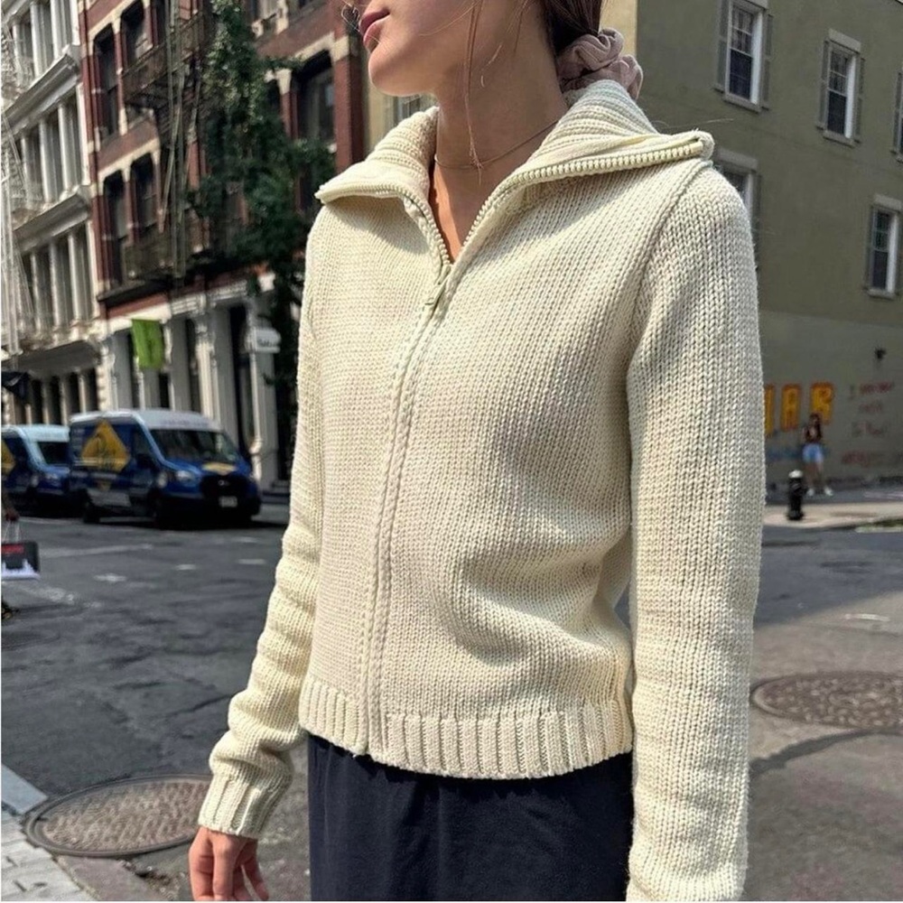 GAP 100% Lamb Wool Cream Zip-Up Knit Sweater